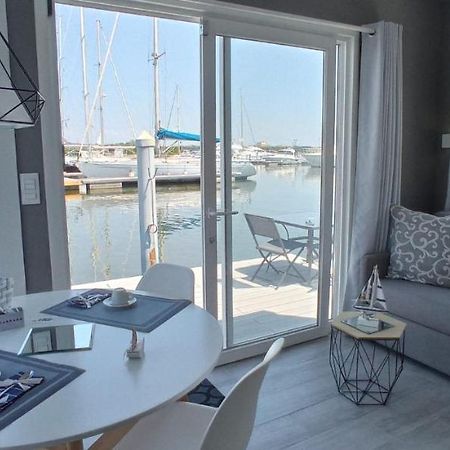 Marina Degli Estensi Floating Resort Llido Degli Estensi Exteriör bild