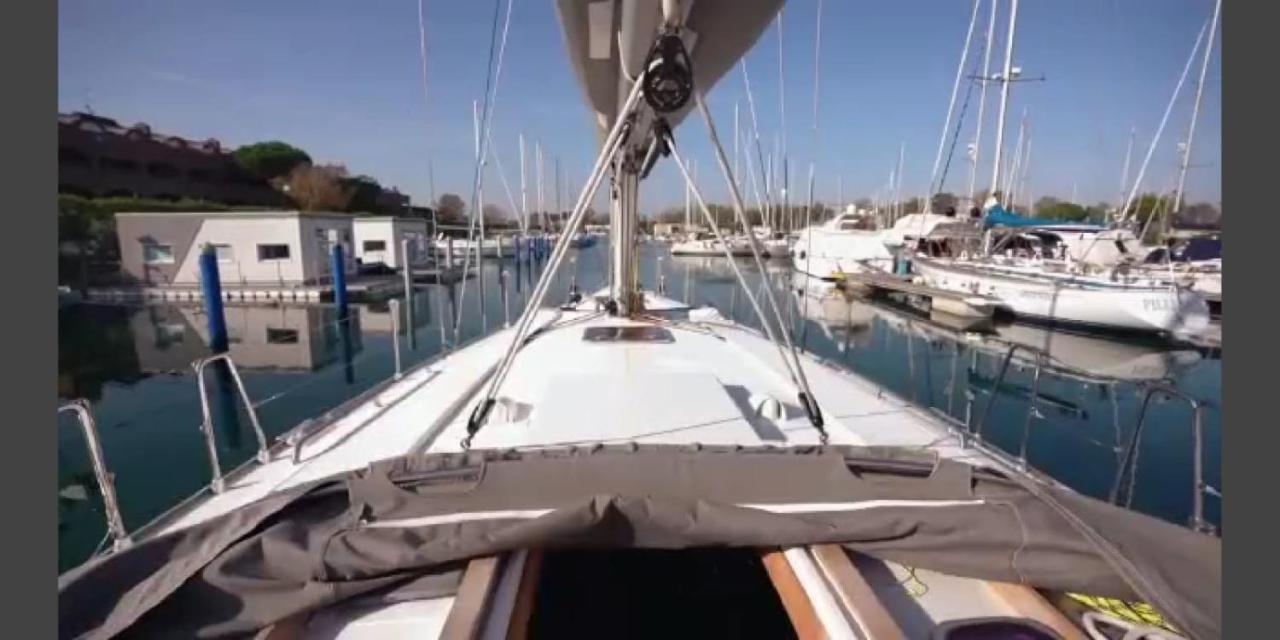 Marina Degli Estensi Floating Resort Llido Degli Estensi Exteriör bild