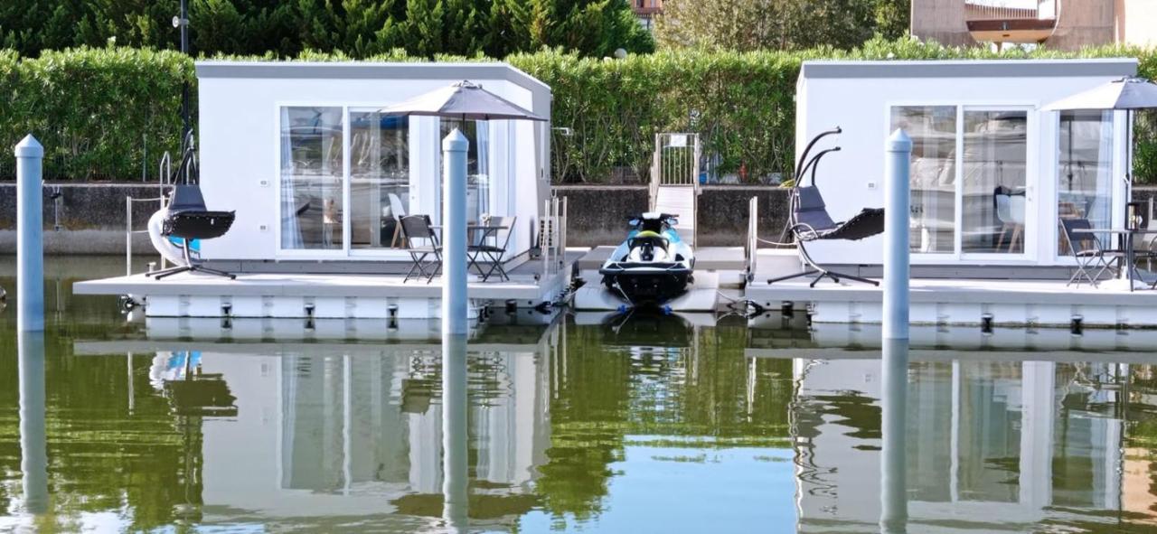 Marina Degli Estensi Floating Resort Llido Degli Estensi Exteriör bild