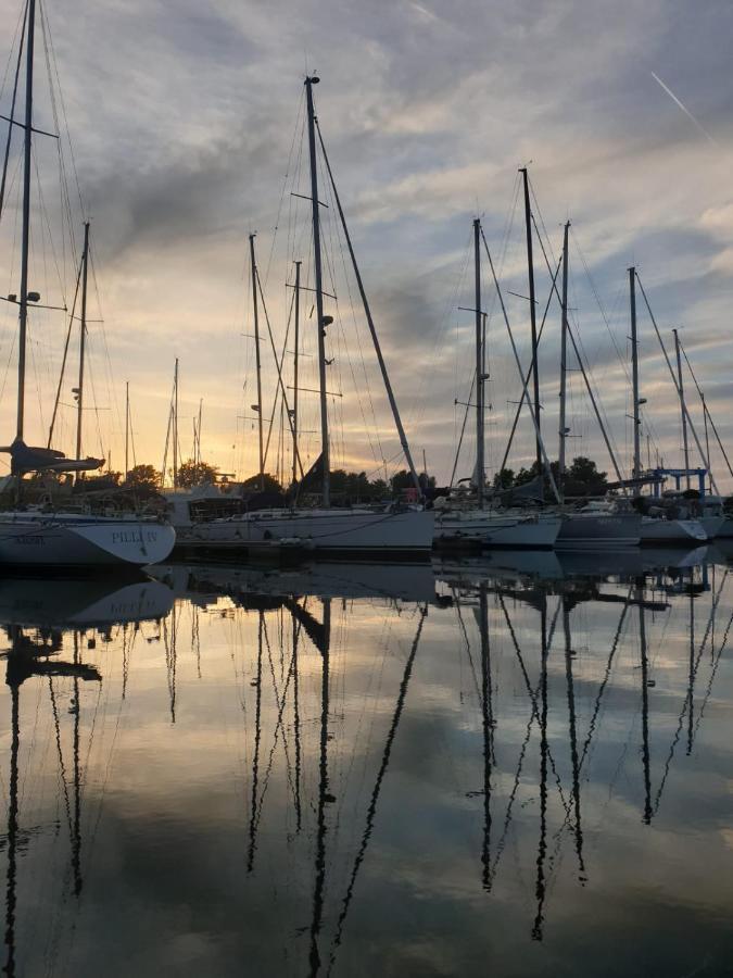 Marina Degli Estensi Floating Resort Llido Degli Estensi Exteriör bild