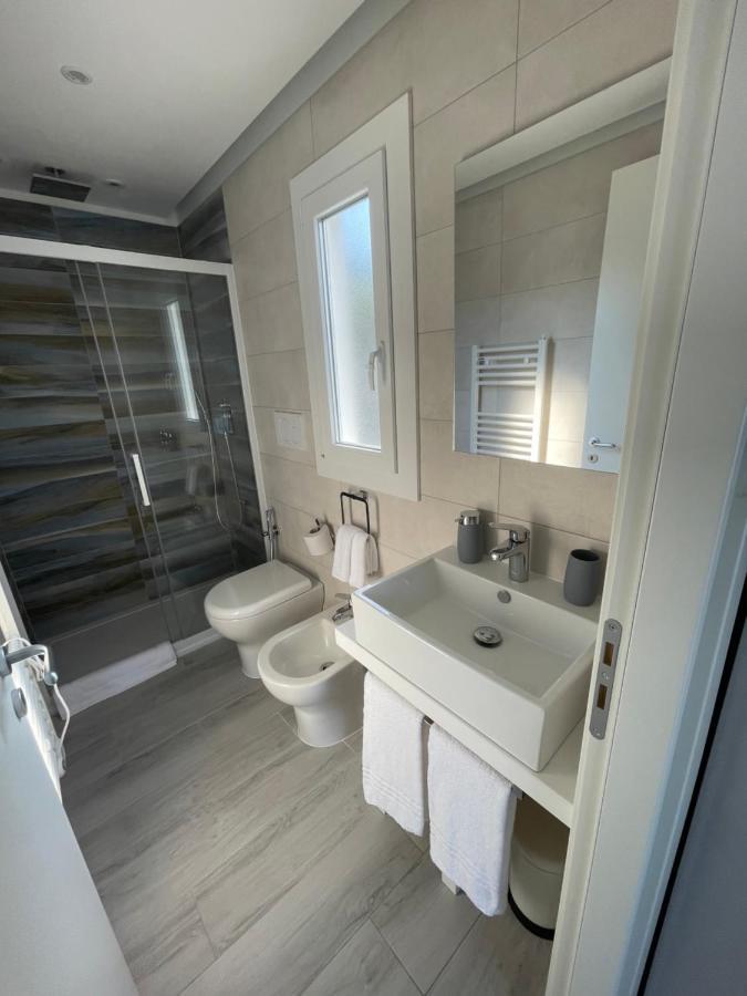 Marina Degli Estensi Floating Resort Llido Degli Estensi Exteriör bild