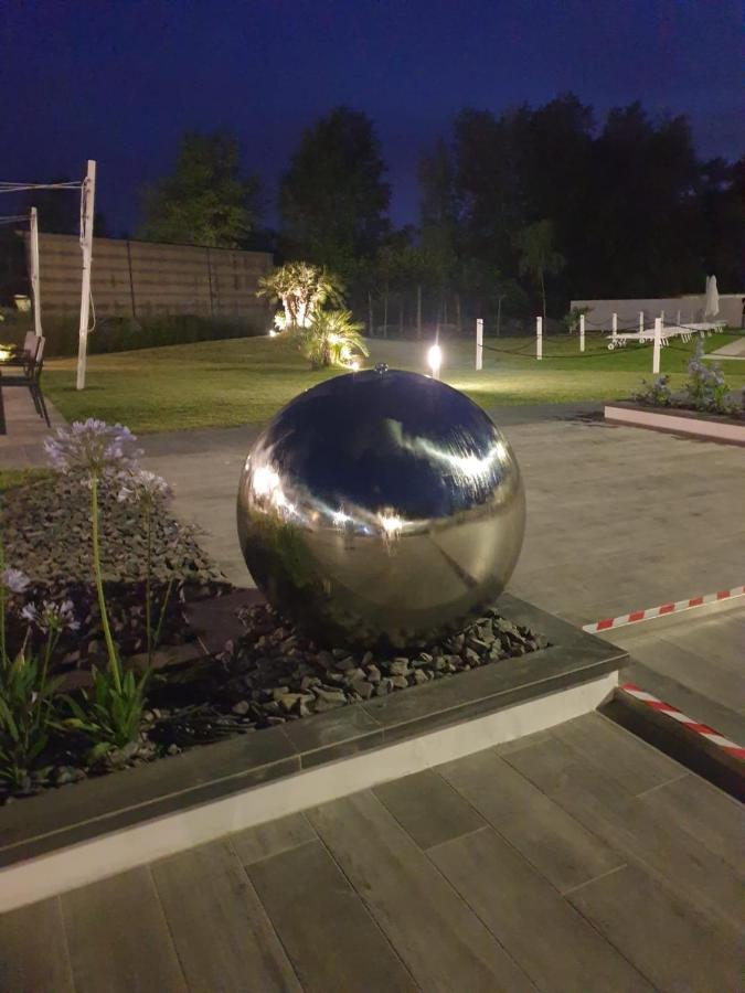 Marina Degli Estensi Floating Resort Llido Degli Estensi Exteriör bild