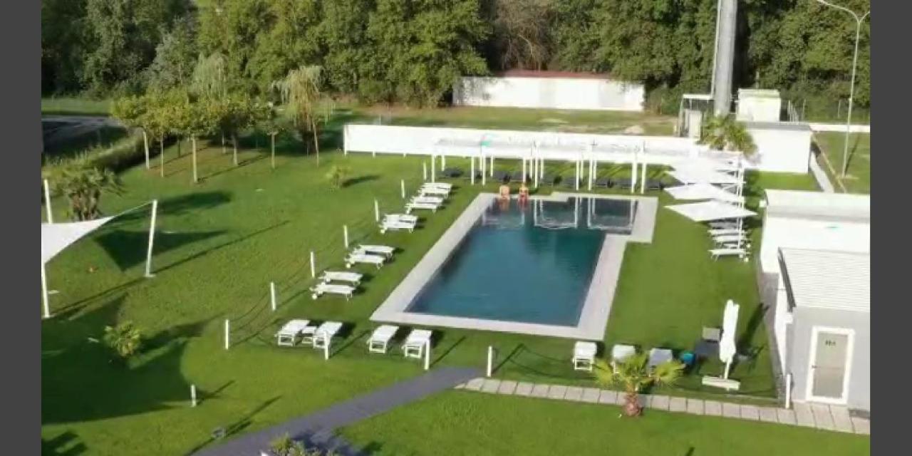 Marina Degli Estensi Floating Resort Llido Degli Estensi Exteriör bild