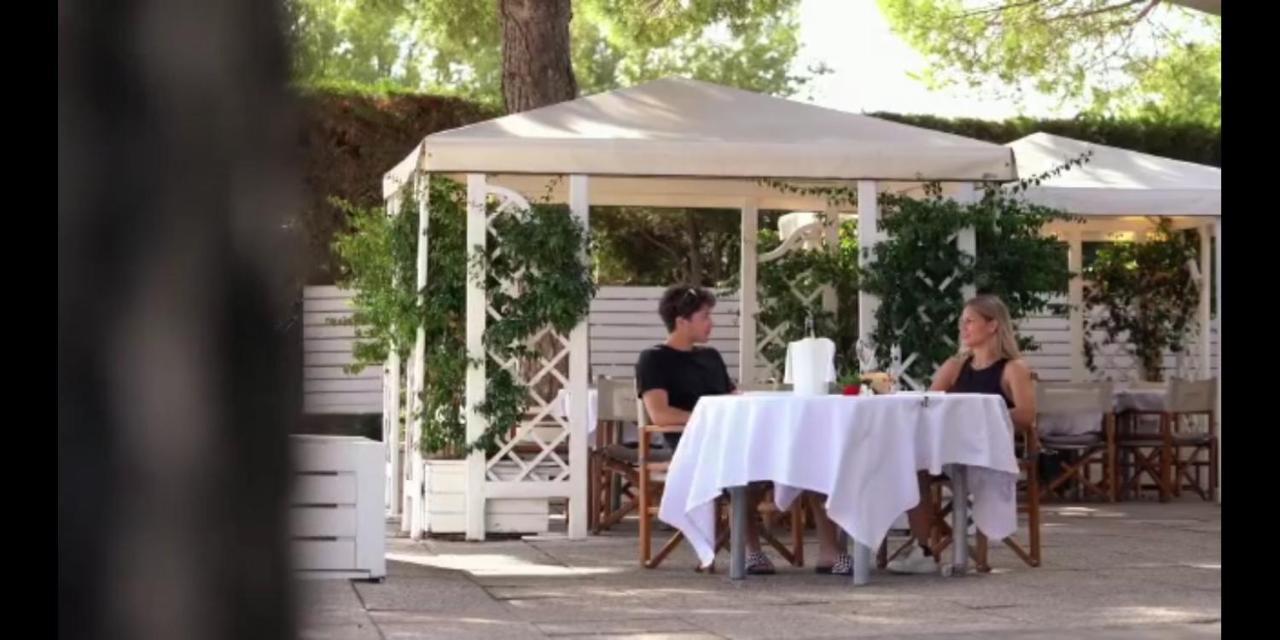 Marina Degli Estensi Floating Resort Llido Degli Estensi Exteriör bild