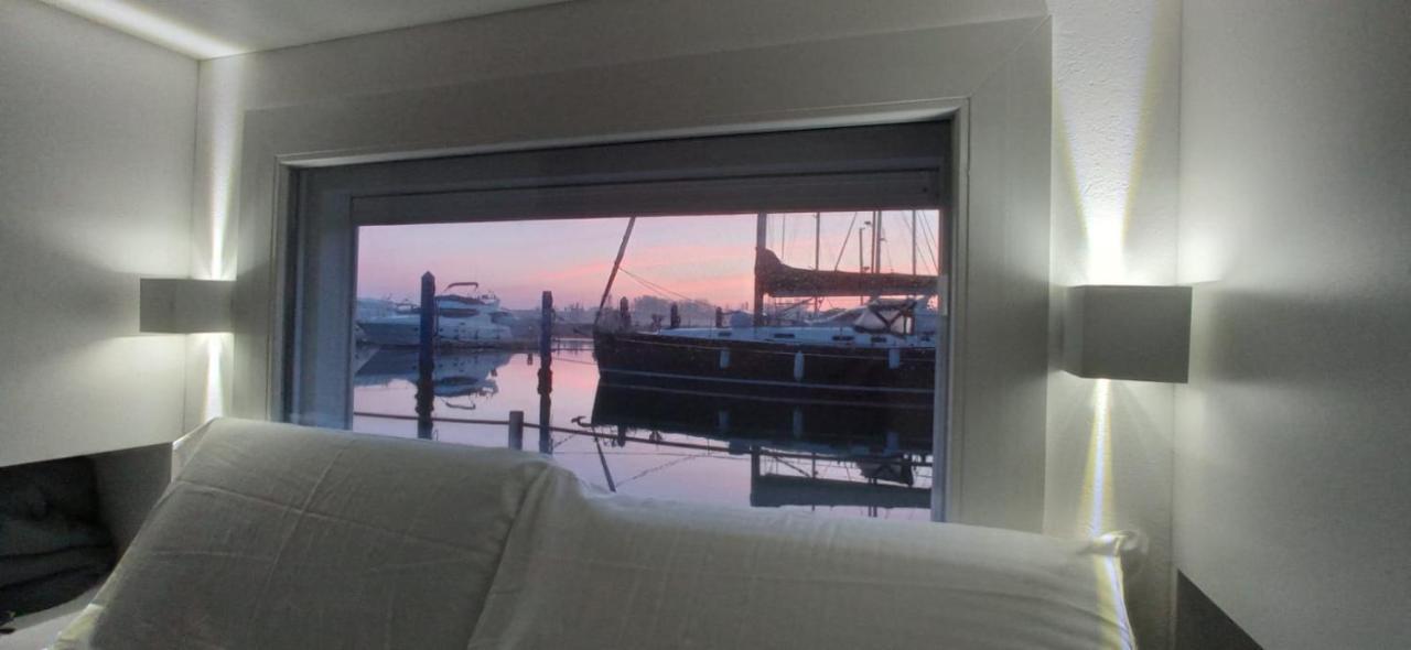 Marina Degli Estensi Floating Resort Llido Degli Estensi Exteriör bild