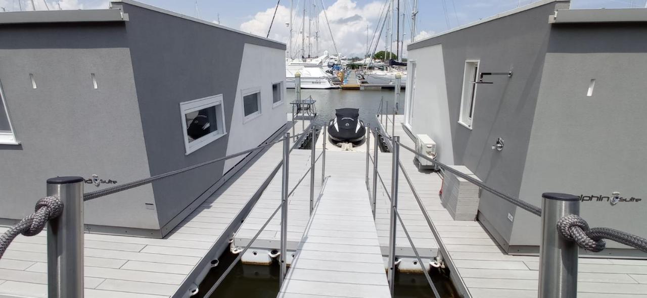 Marina Degli Estensi Floating Resort Llido Degli Estensi Exteriör bild
