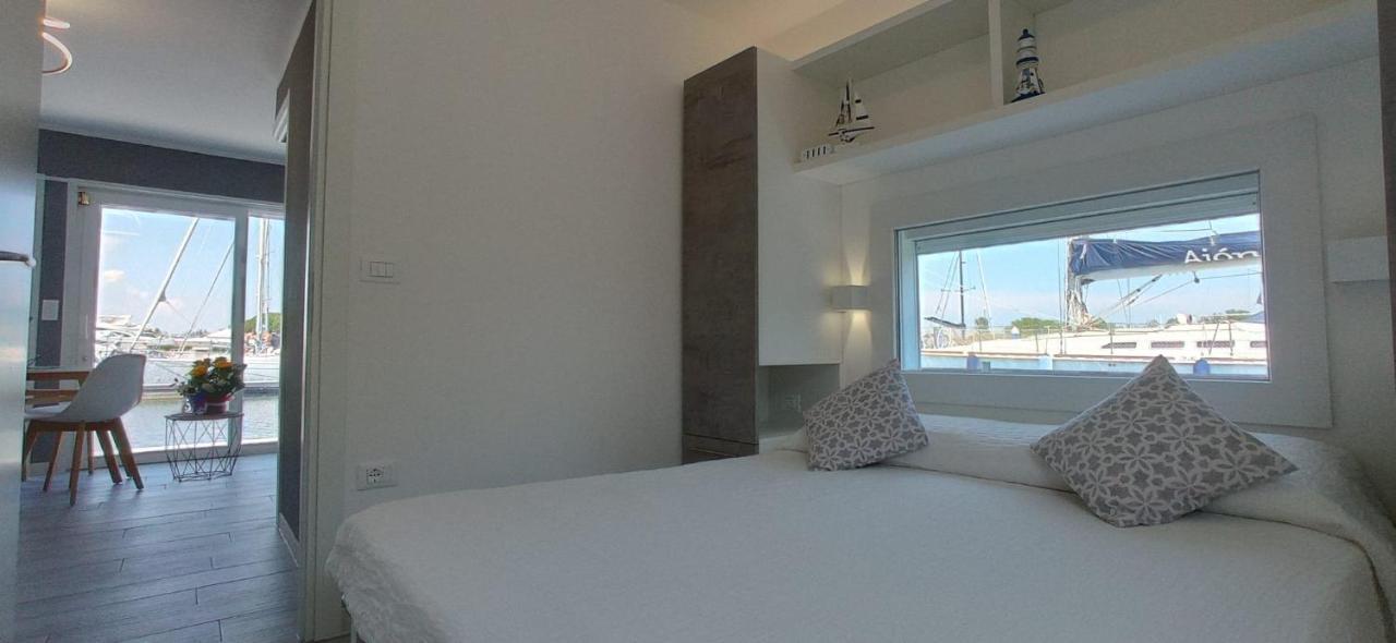 Marina Degli Estensi Floating Resort Llido Degli Estensi Exteriör bild