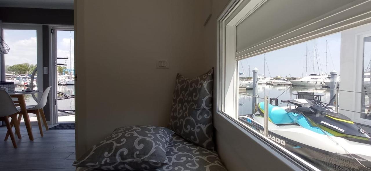 Marina Degli Estensi Floating Resort Llido Degli Estensi Exteriör bild